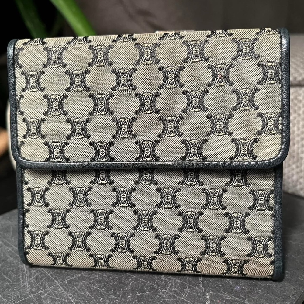 Celine Triomphe Kisslock Wallet